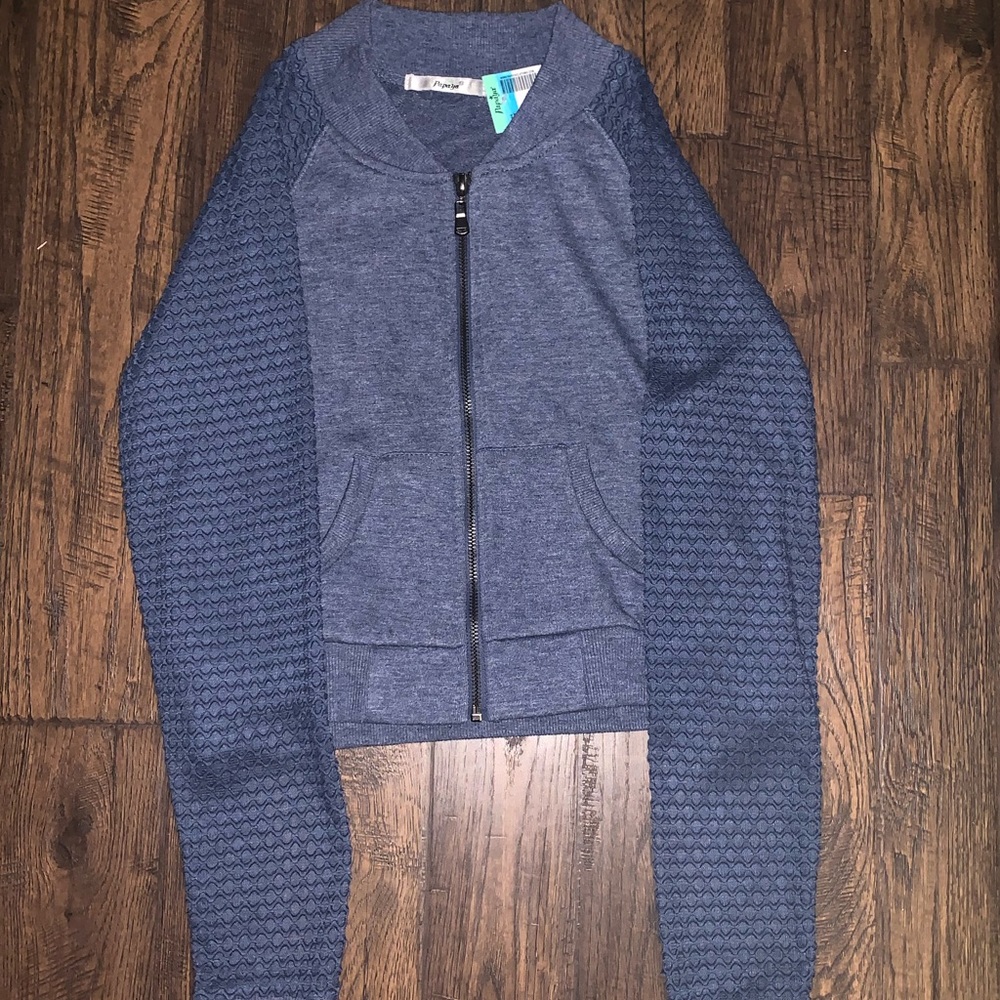 Cropped zip up sweater from Papaya